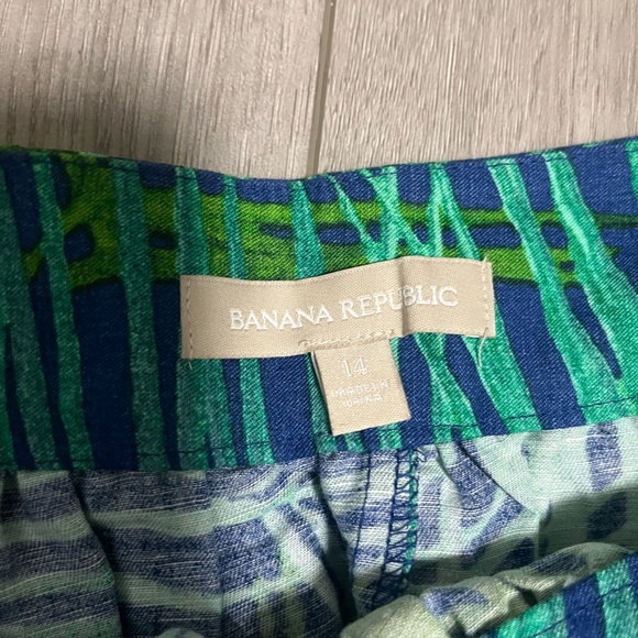 Womens Banana Republic Size 14 Skirt Waist Zipper Green Flower/Floral Design - Picture 2 of 7